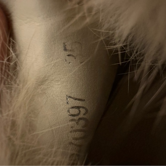 Gucci Beige Guccissima Leather Cada Fur Trim High Top Sneakers Size 35. - Picture 7 of 10